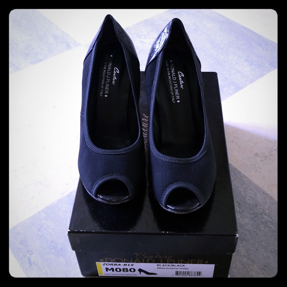 Donald J Pliner black open toe pumps